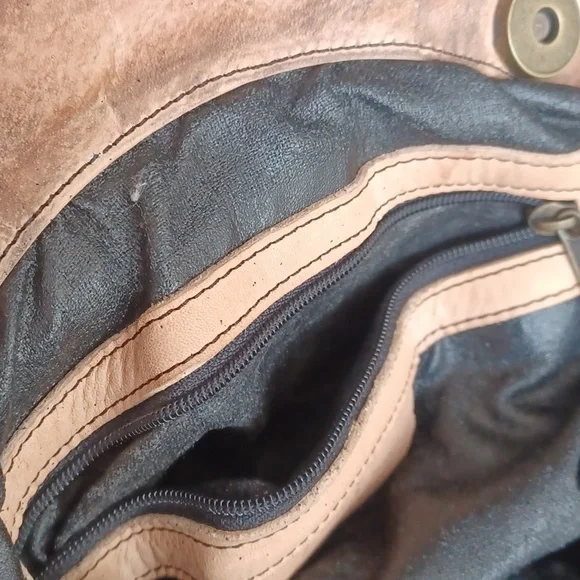 Vintage Jane Yoo Unique Hand  Painted Leather Crossbody - Picture 15 of 16